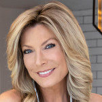 Jennifer Farrell headshot